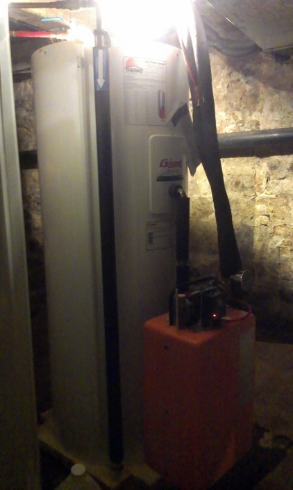 Hot water tank